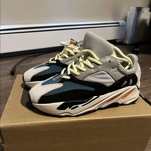 Yeezy boost 700 wave runner solid grey